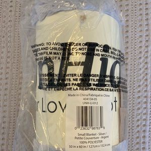 NEW UnHide Lil’ Marsh Blanket (Silver)